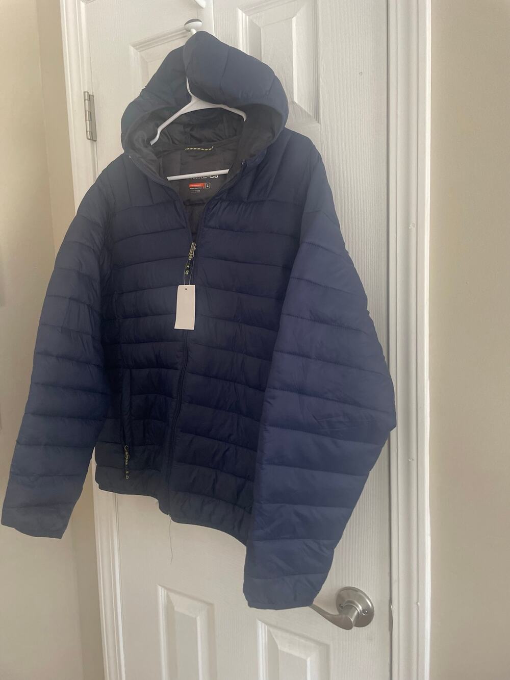 Hawke and Company Insulated quilted front zip hooded jacket. A72